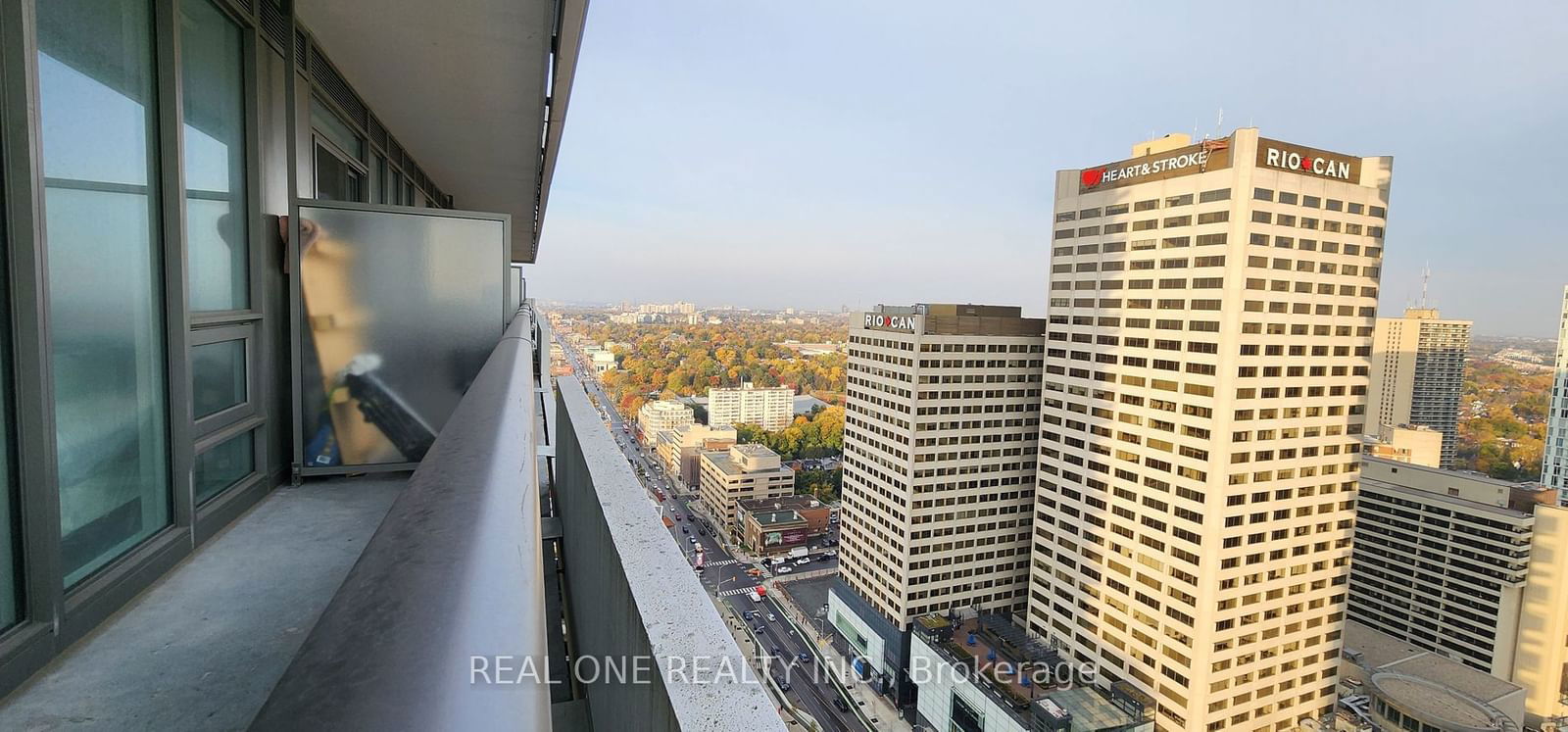 2221 Yonge St, unit 3002 for rent