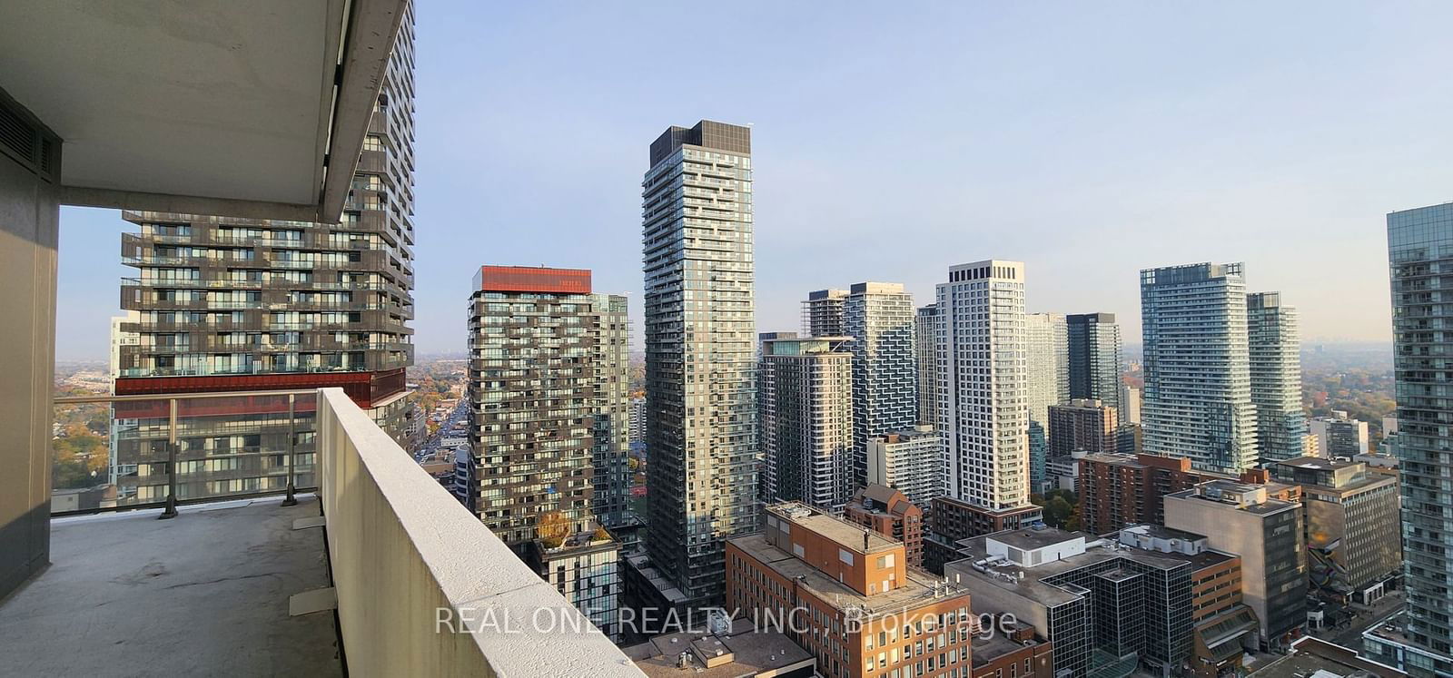 2221 Yonge St, unit 3002 for rent