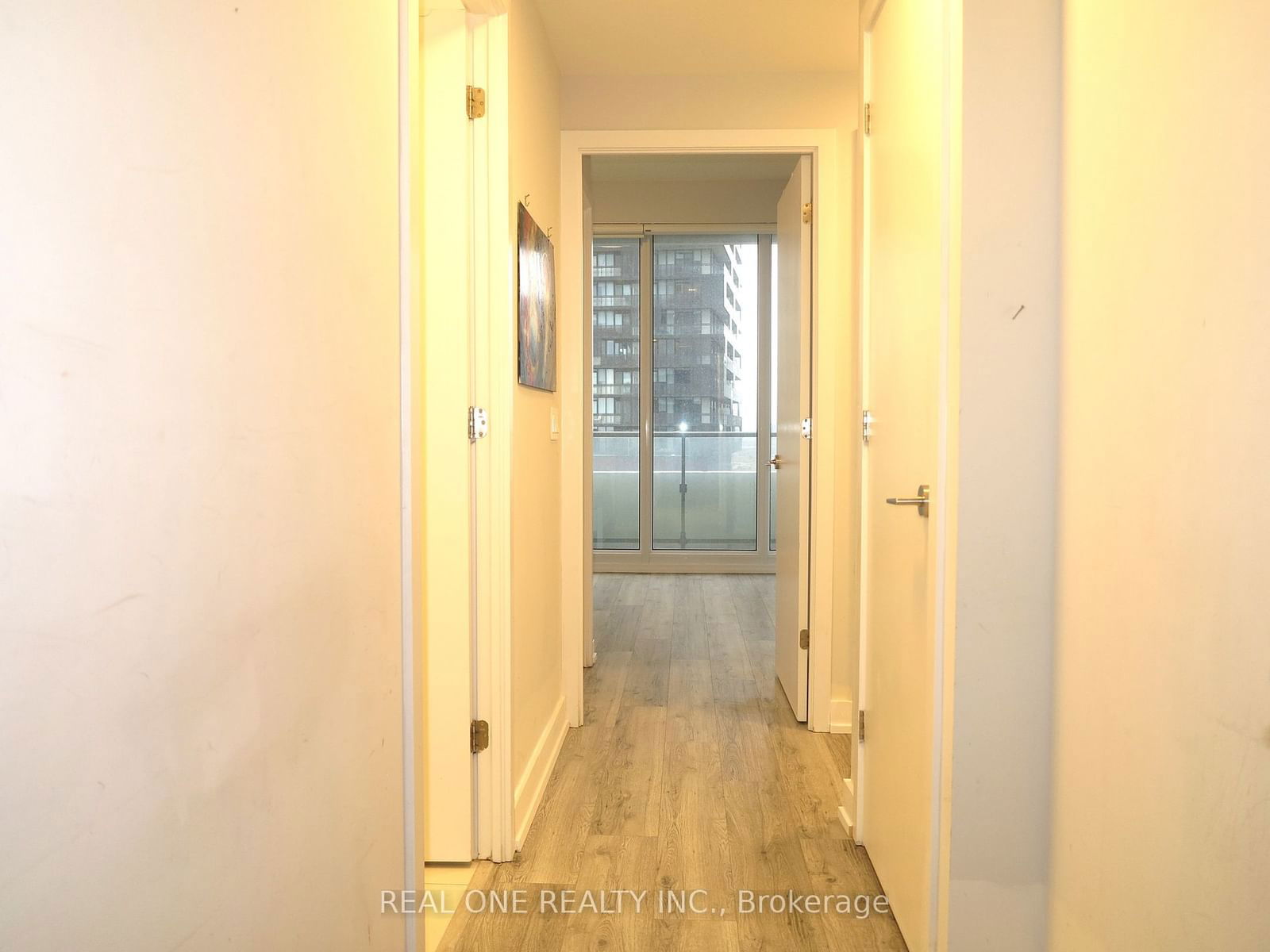 2221 Yonge St, unit 3002 for rent