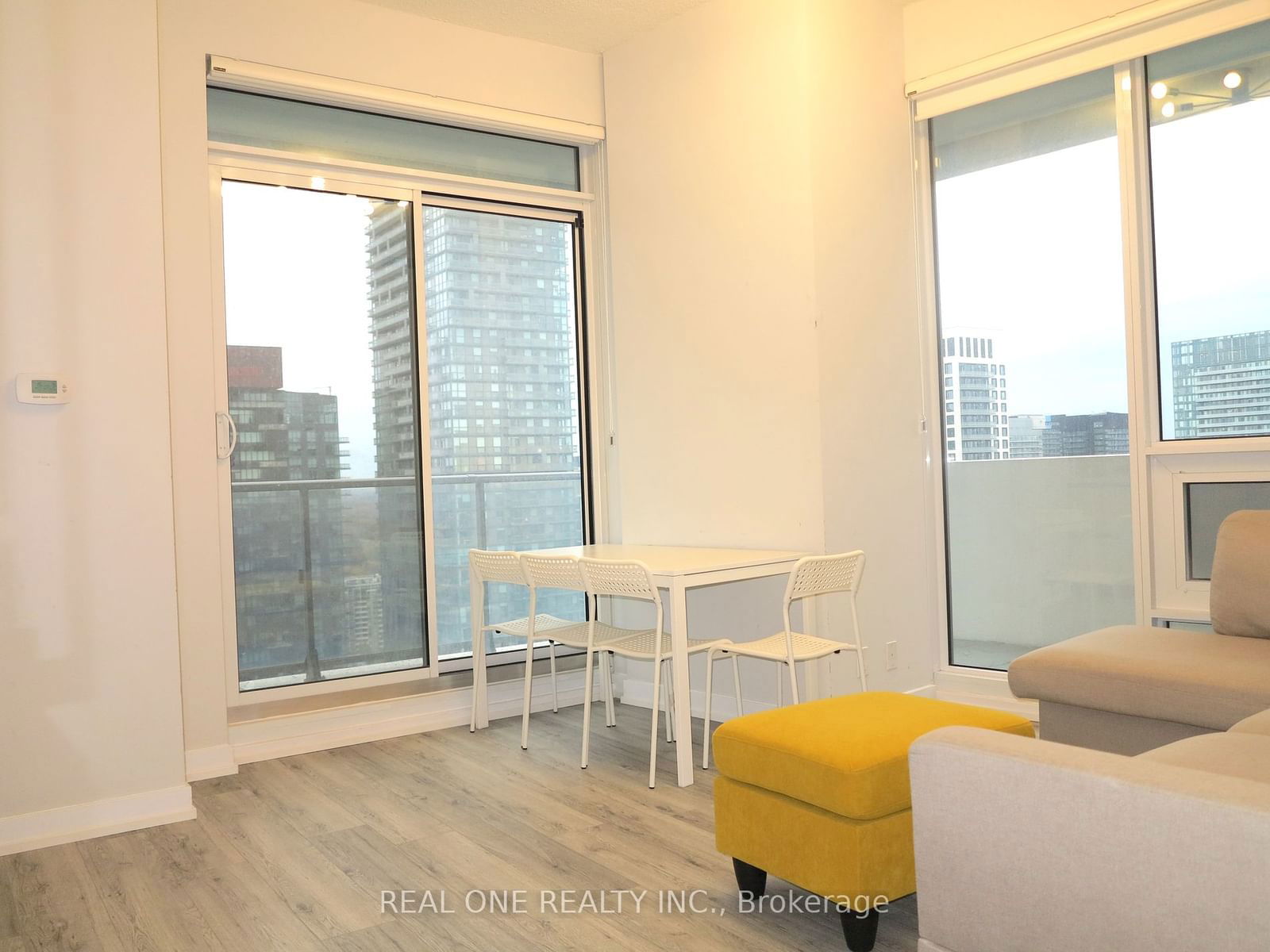 2221 Yonge St, unit 3002 for rent