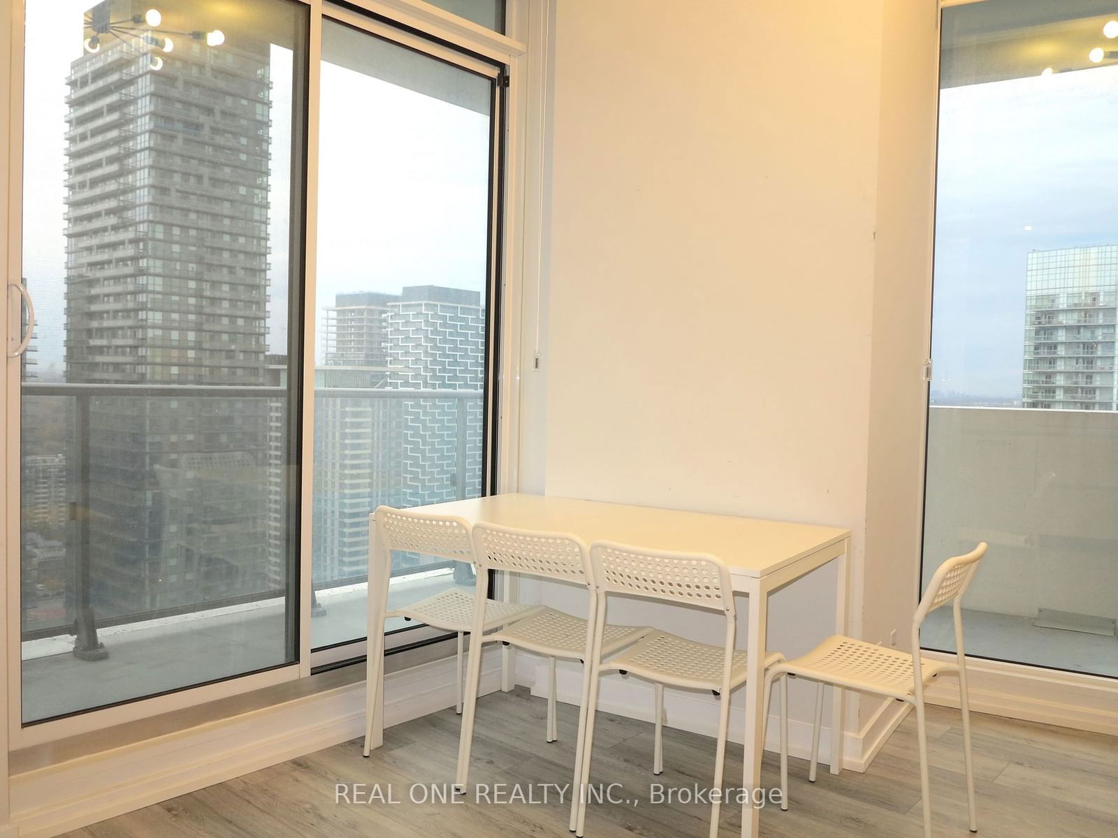 2221 Yonge St, unit 3002 for rent