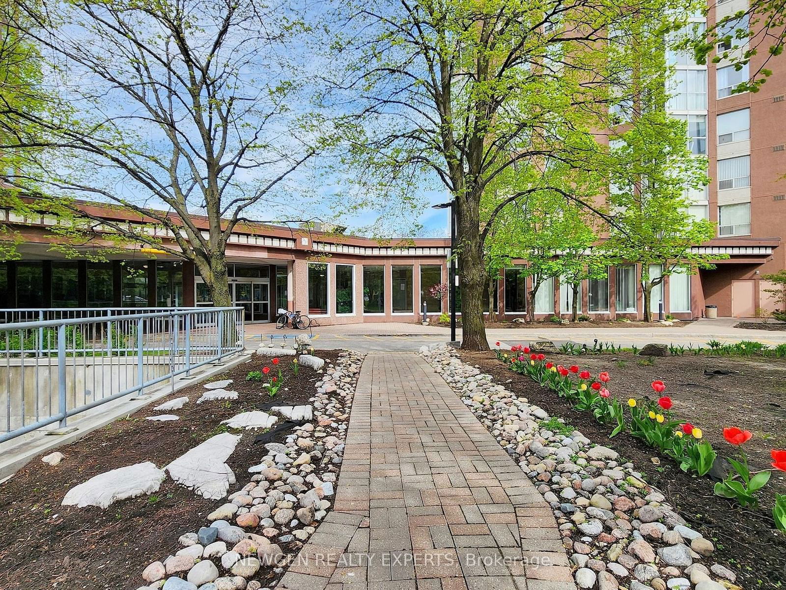 Concorde Park I Condos, North York, Toronto