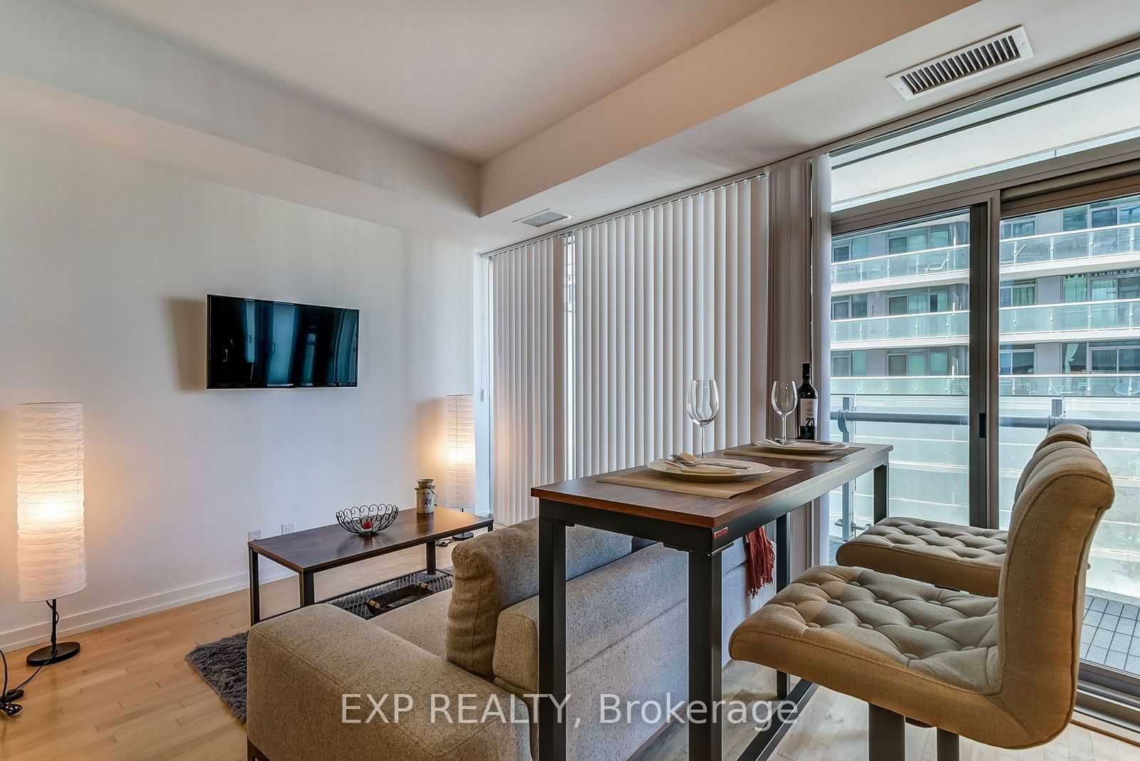 12 York St, unit 1406 for rent