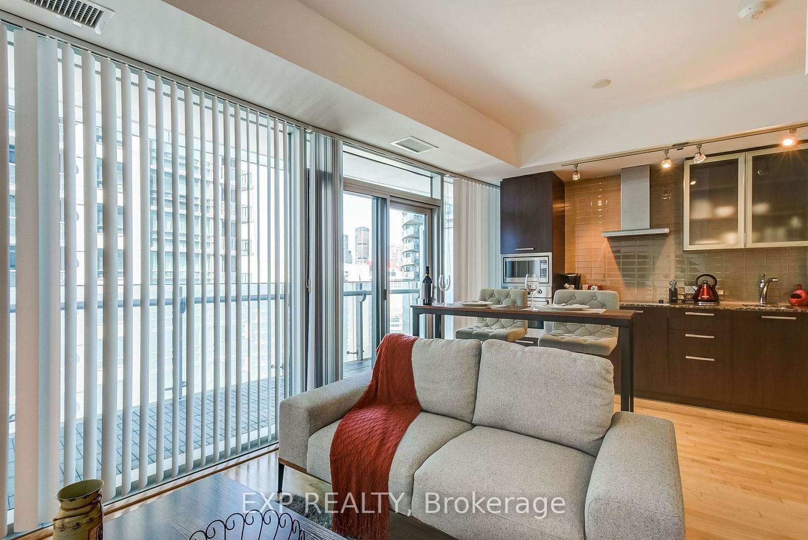 12 York St, unit 1406 for rent