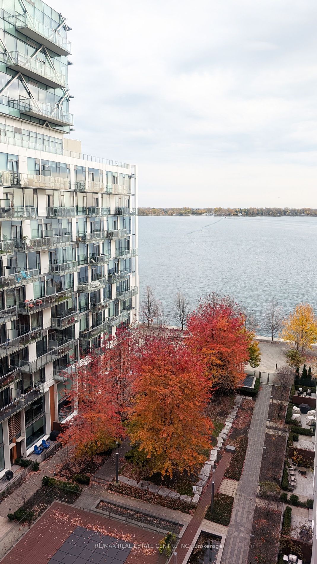 39 Queens Quay E, unit 921 for rent