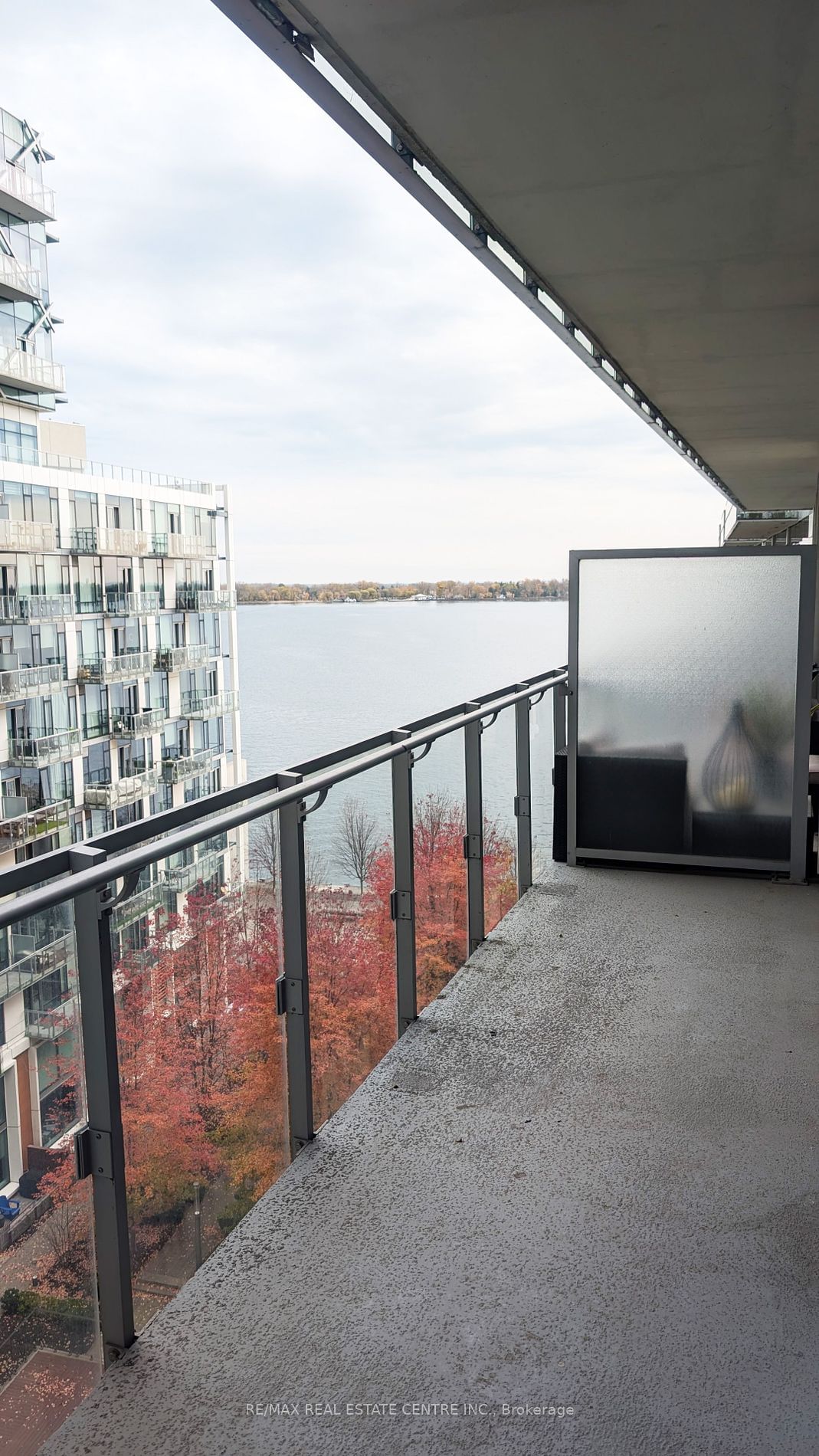 39 Queens Quay E, unit 921 for rent