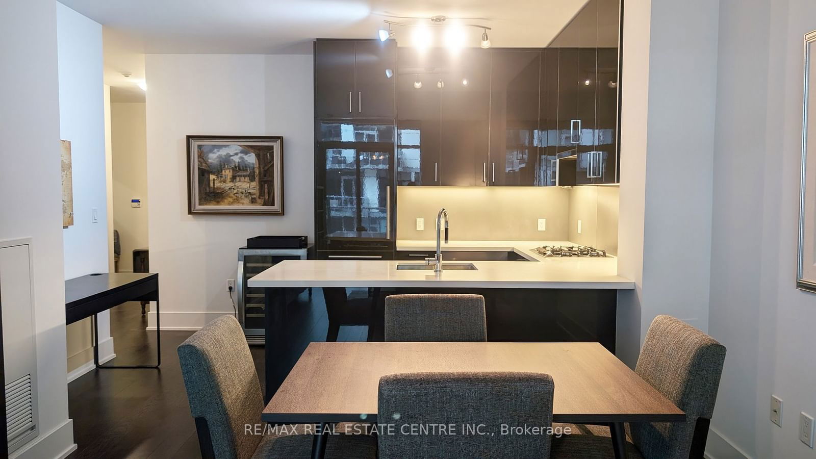 39 Queens Quay E, unit 921 for rent