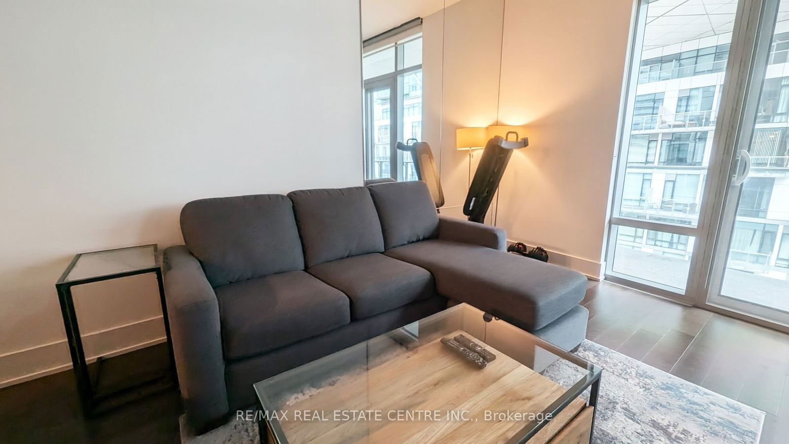 39 Queens Quay E, unit 921 for rent