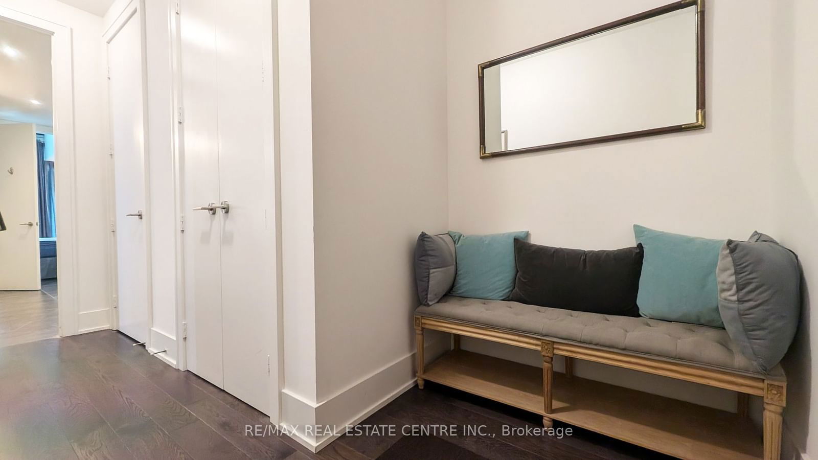 39 Queens Quay E, unit 921 for rent