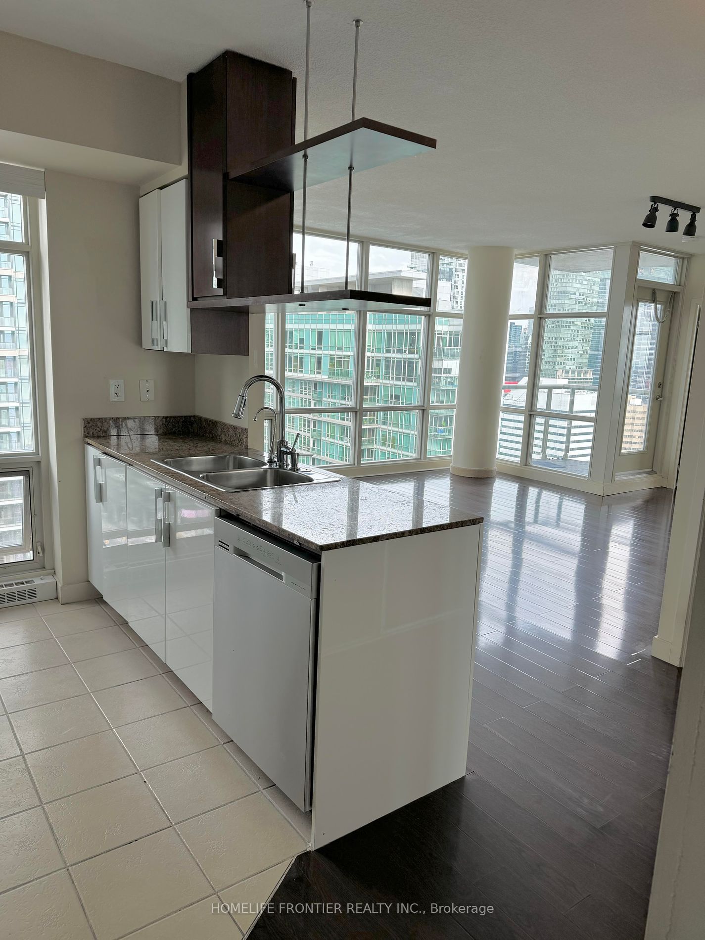 10 navy wharf Crt, unit 3806 for rent