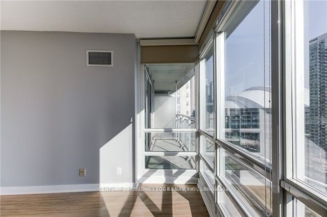 397 Front St W, unit 1712 for rent