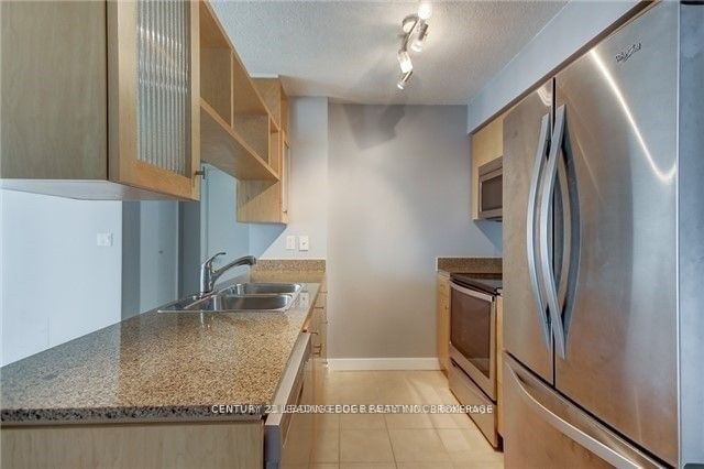 397 Front St W, unit 1712 for rent