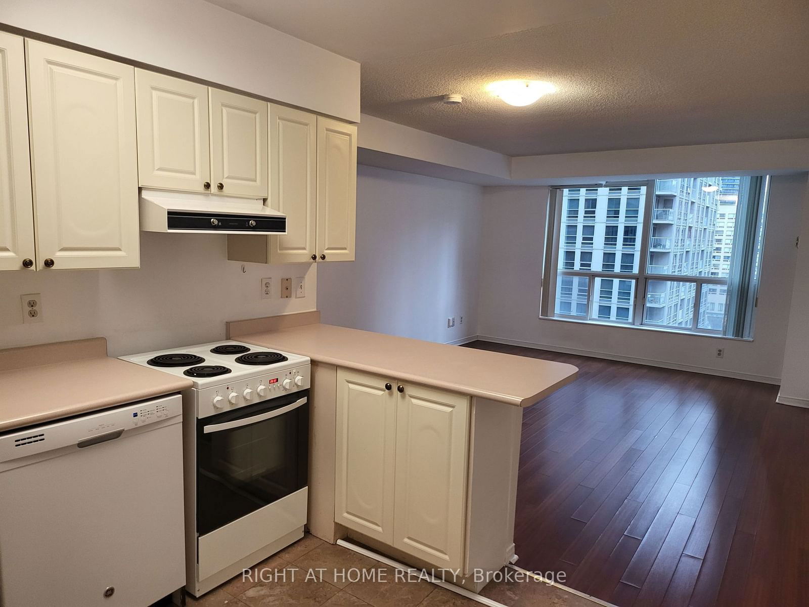 750 Bay St, unit 1501 for rent