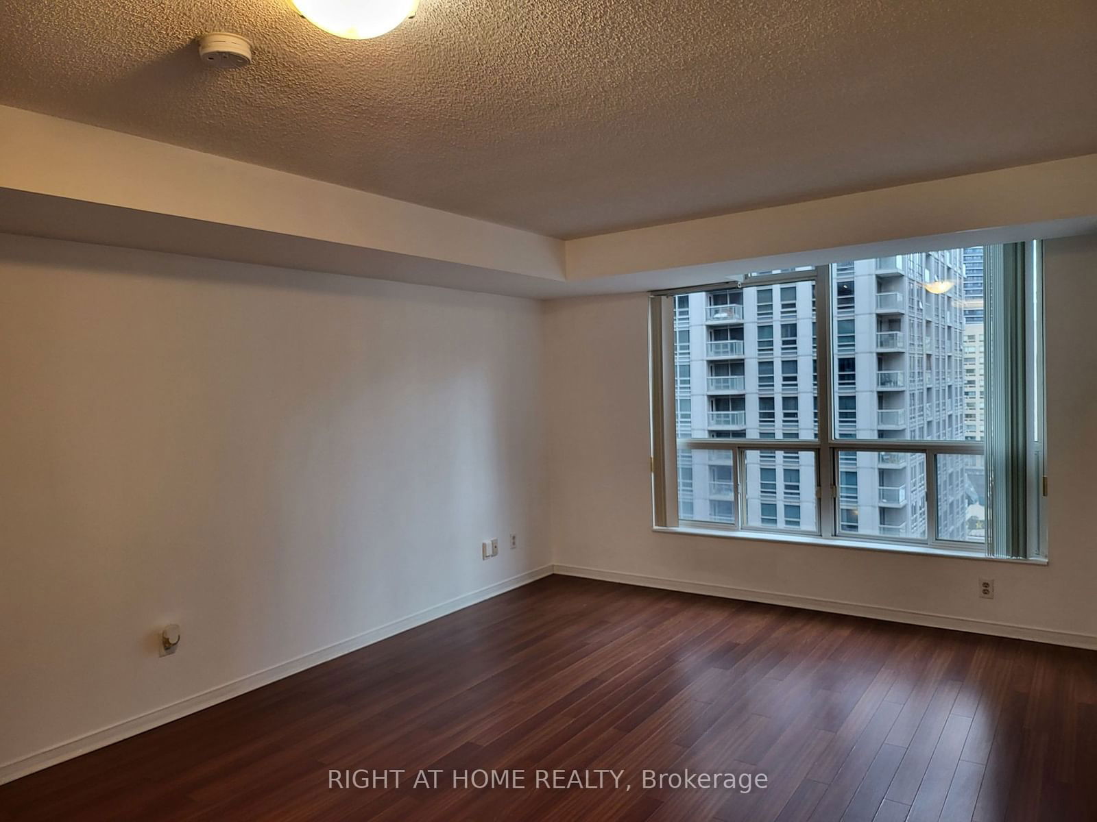 750 Bay St, unit 1501 for rent