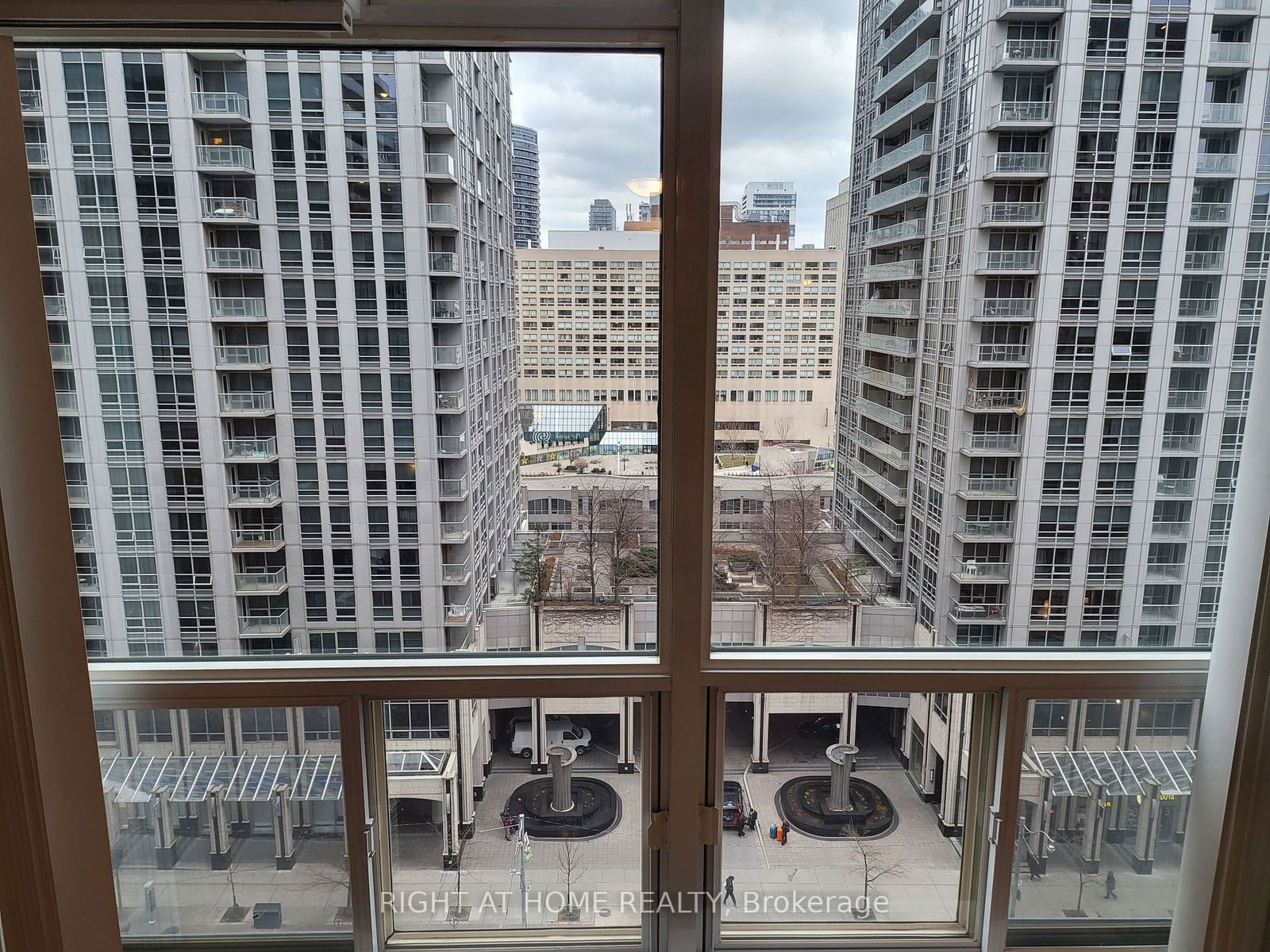 750 Bay St, unit 1501 for rent