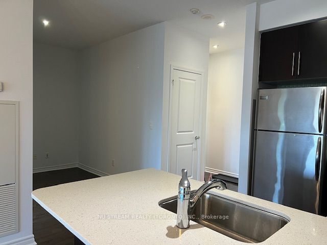 2885 Bayview Ave, unit 717 for sale