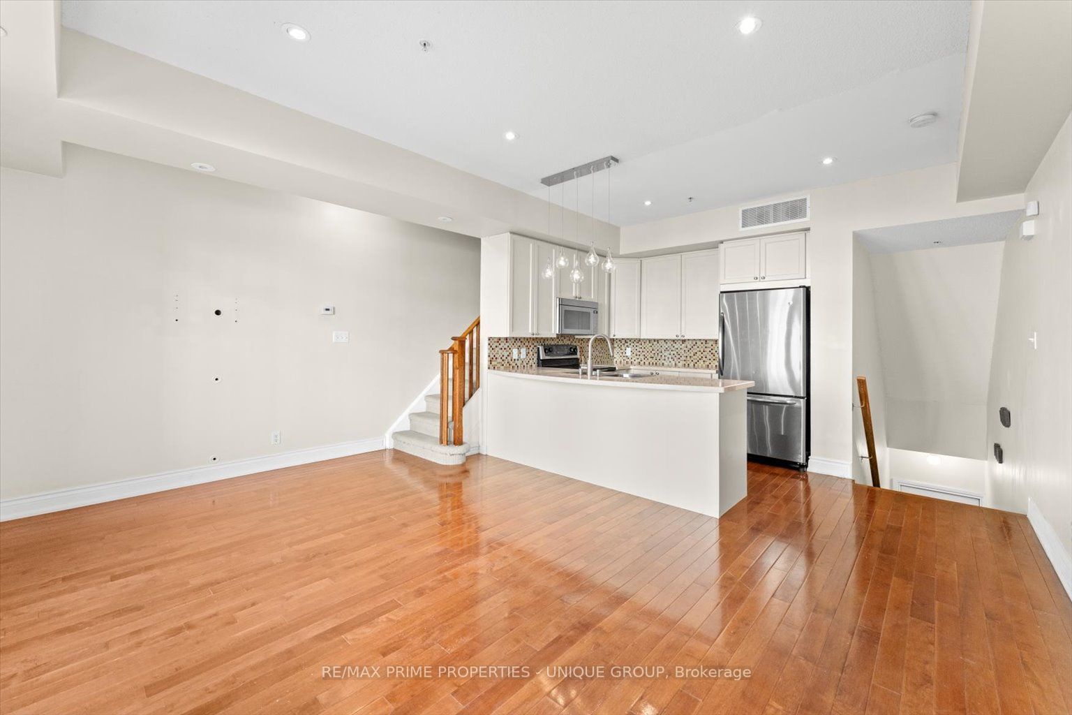 78 Carr St, unit 33 for rent