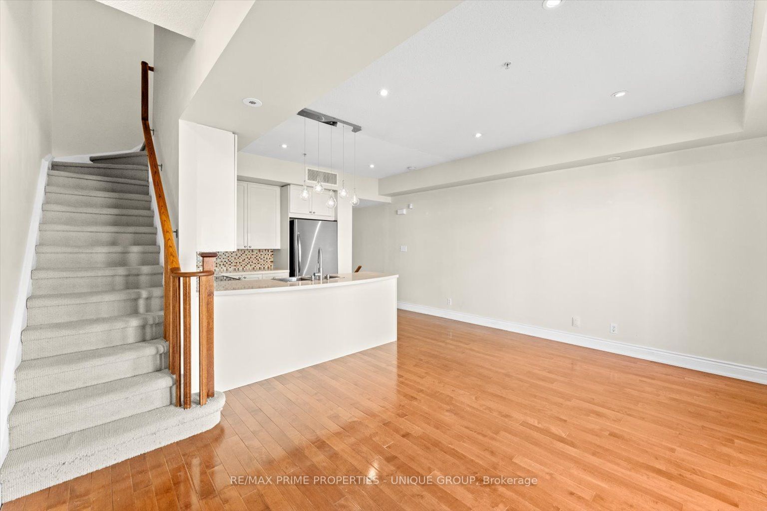 78 Carr St, unit 33 for rent