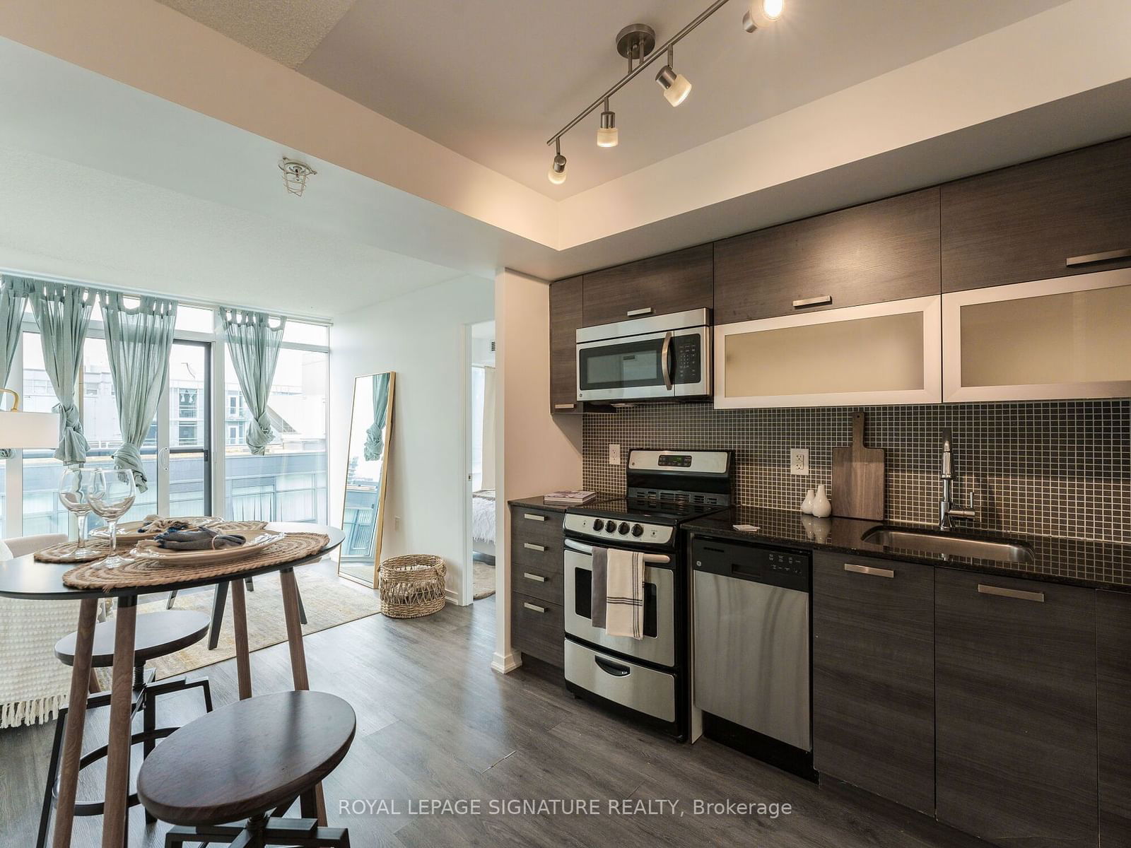 36 Lisgar St, unit LPH05 for rent