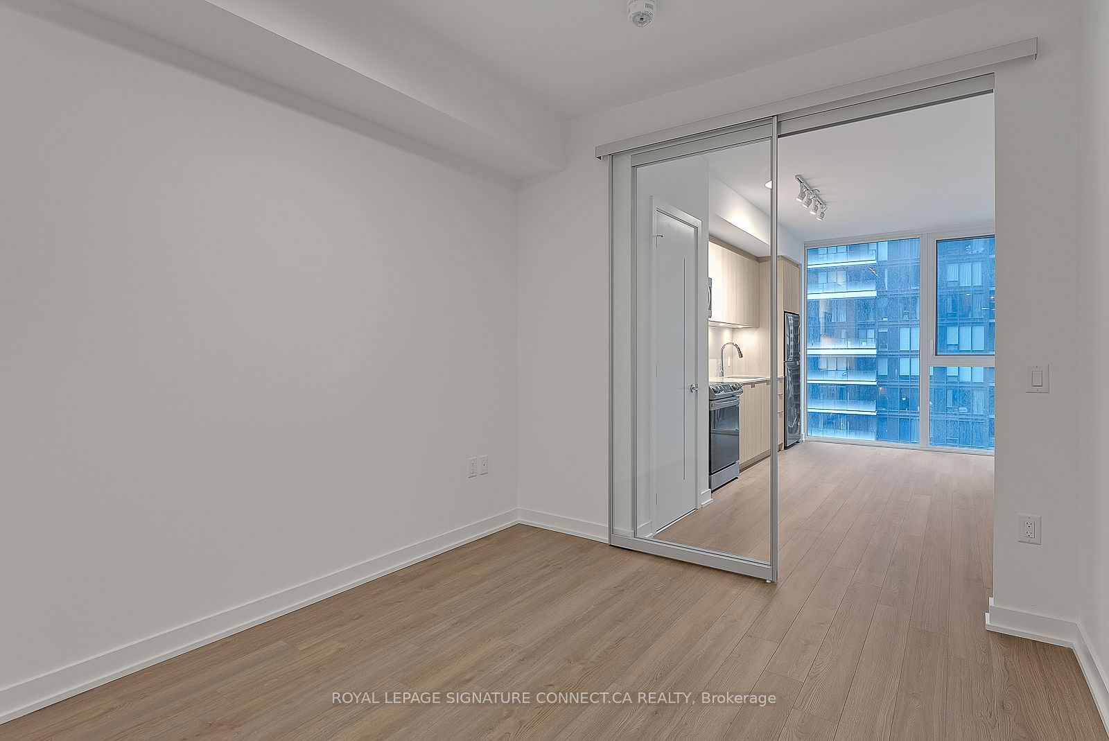 357 King St W, unit 1406 for rent