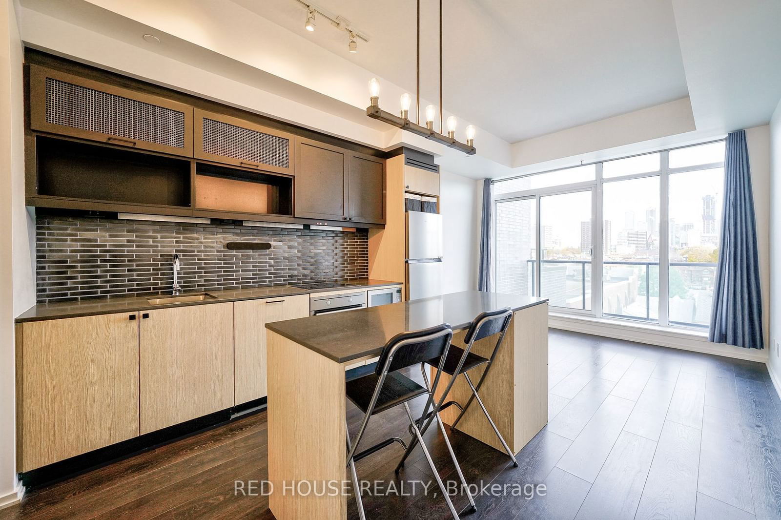 783 Bathurst St, unit 502 for rent