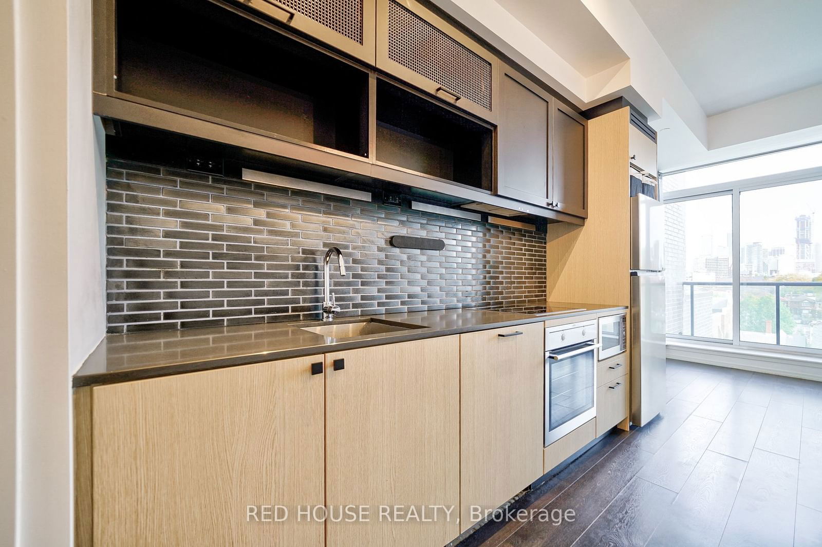 783 Bathurst St, unit 502 for rent