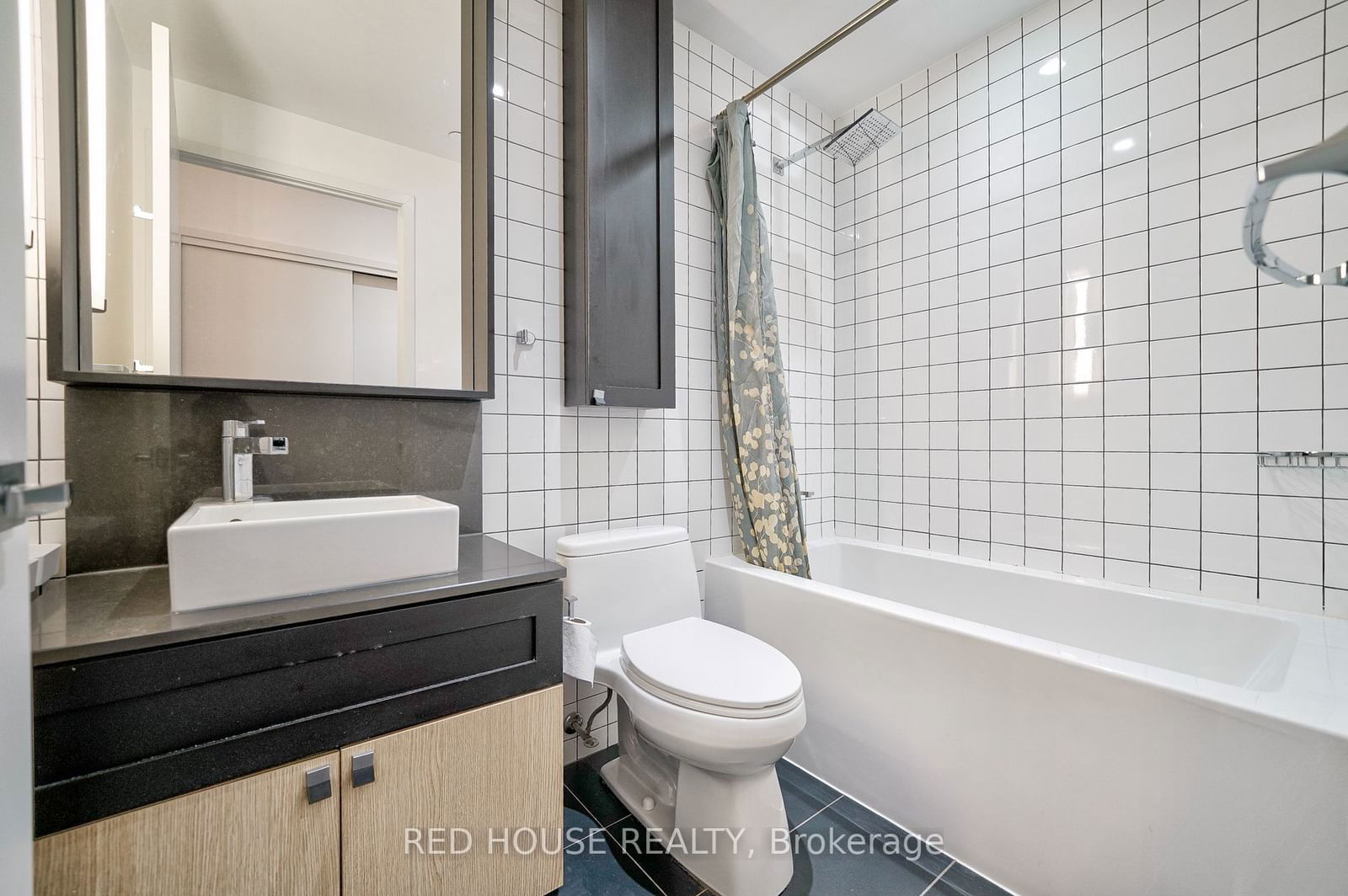 783 Bathurst St, unit 502 for rent