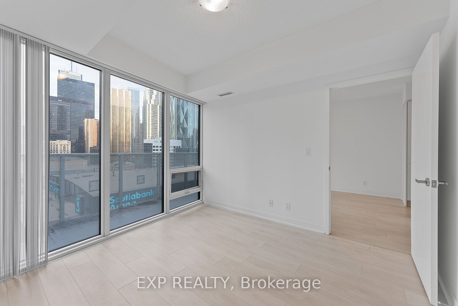 88 Harbour St, unit 1503 for sale