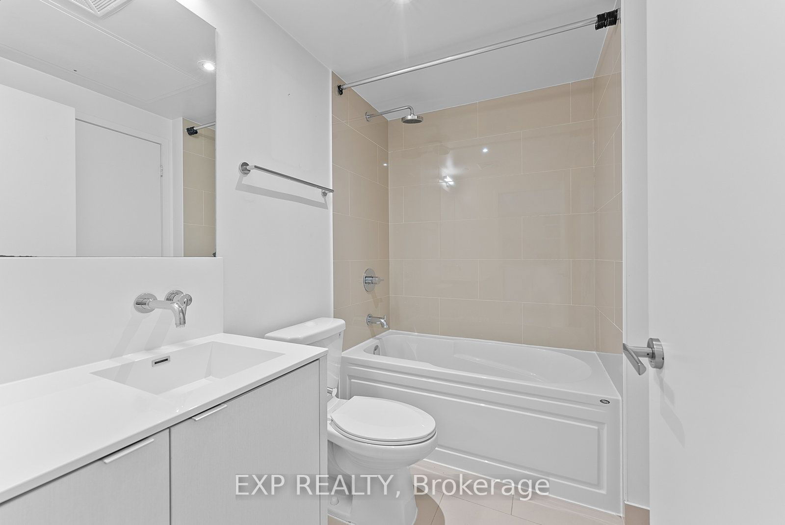 88 Harbour St, unit 1503 for sale