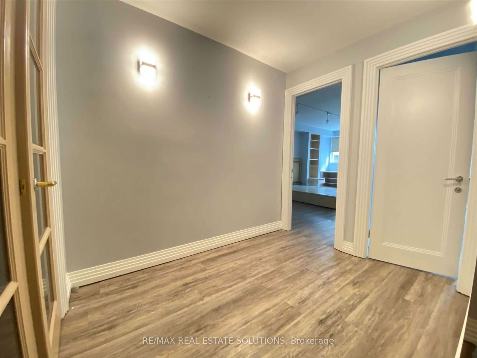 360 Bloor St E, unit 1010 for rent