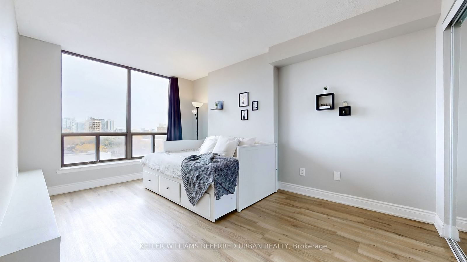 250 Jarvis St, unit 801 for sale