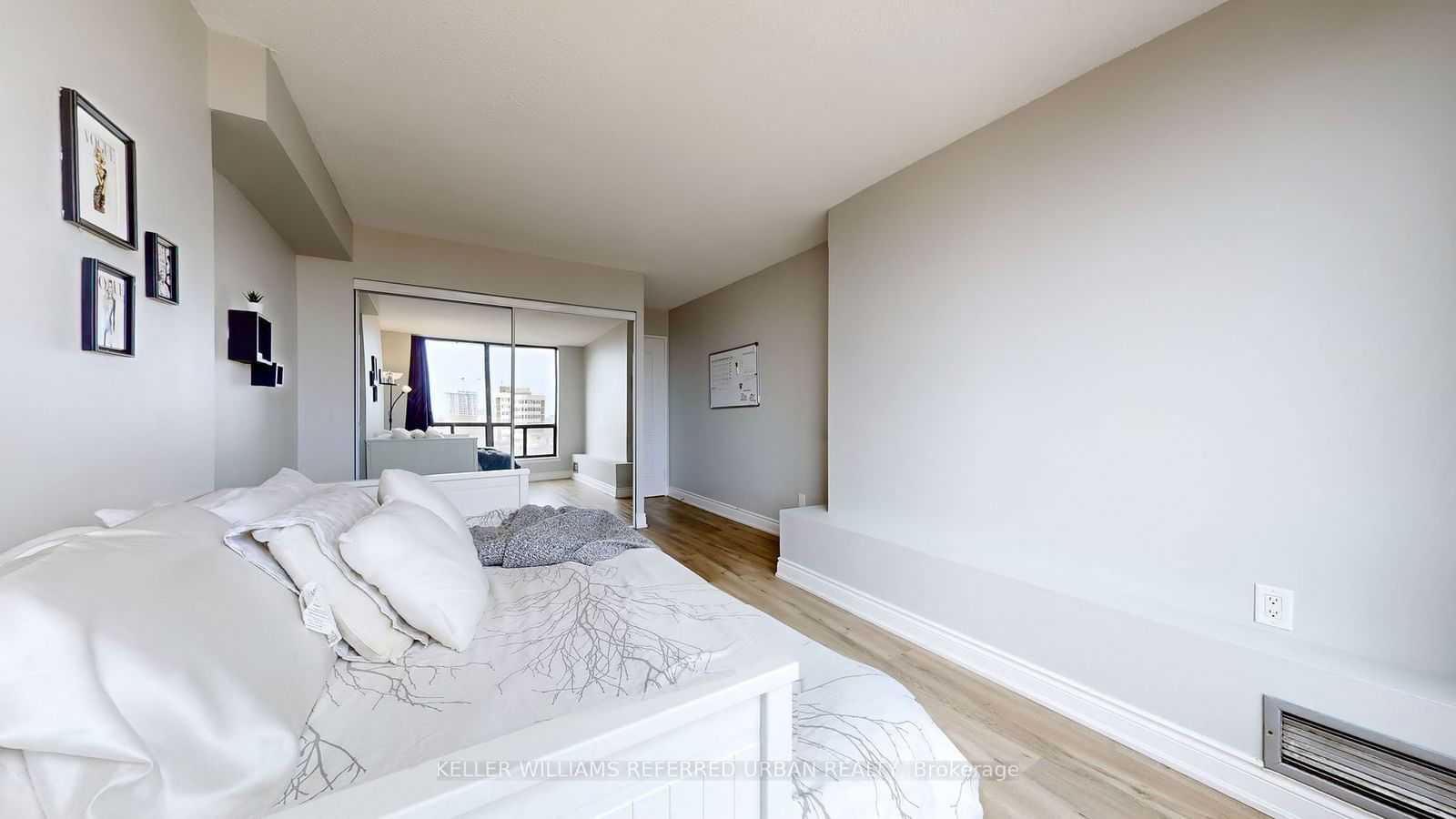 250 Jarvis St, unit 801 for sale