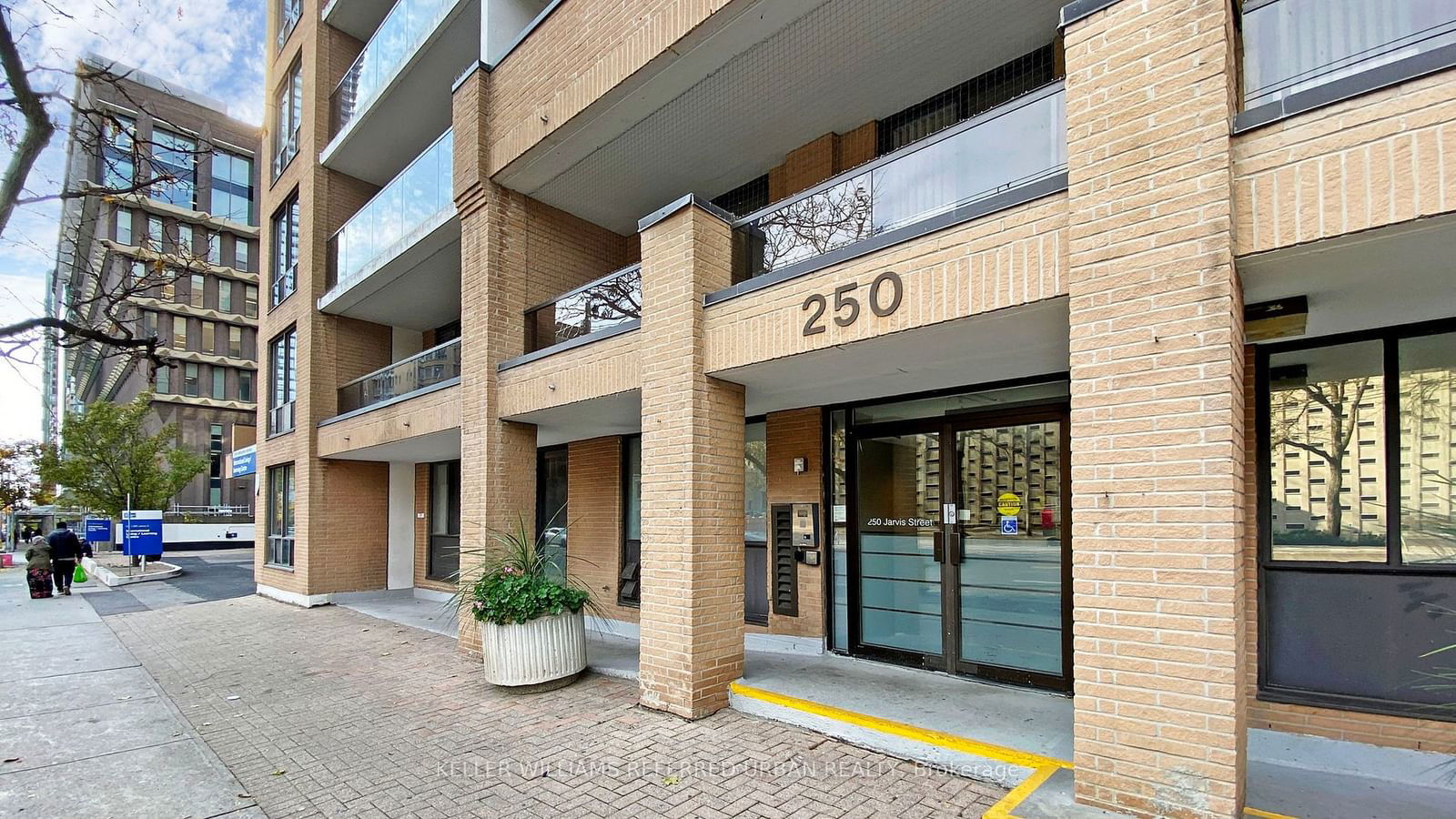 250 Jarvis St, unit 801 for sale