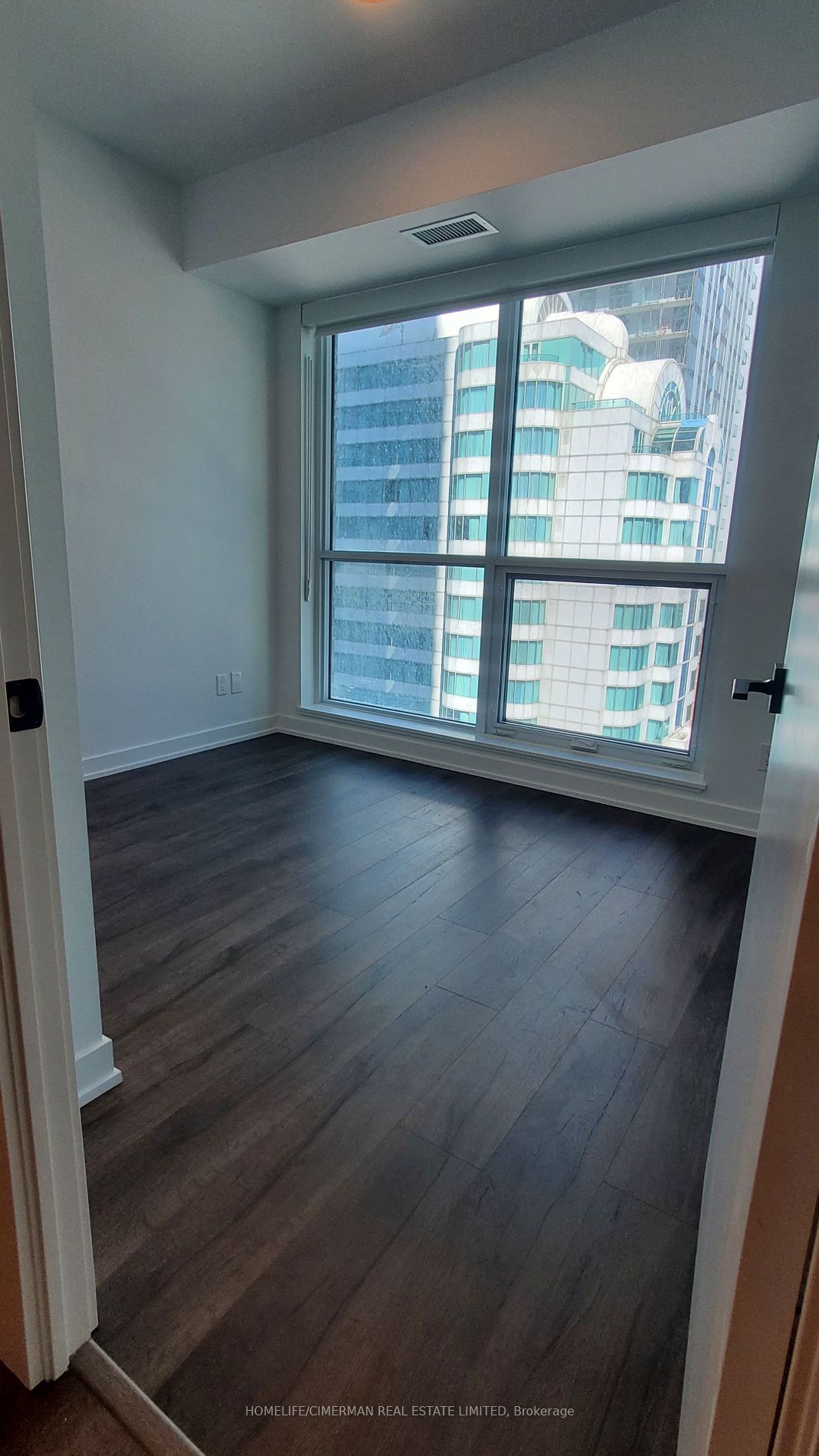 327 King St W, unit 1707 for rent