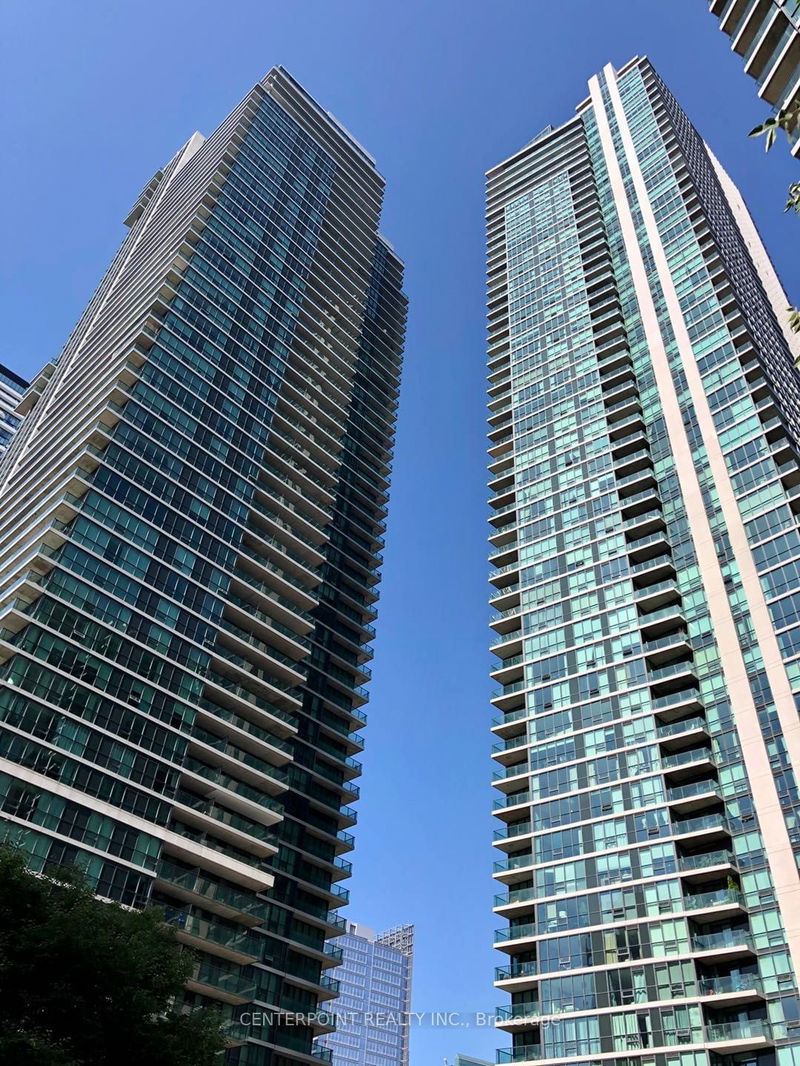 33 Bay St, unit 1005 for rent