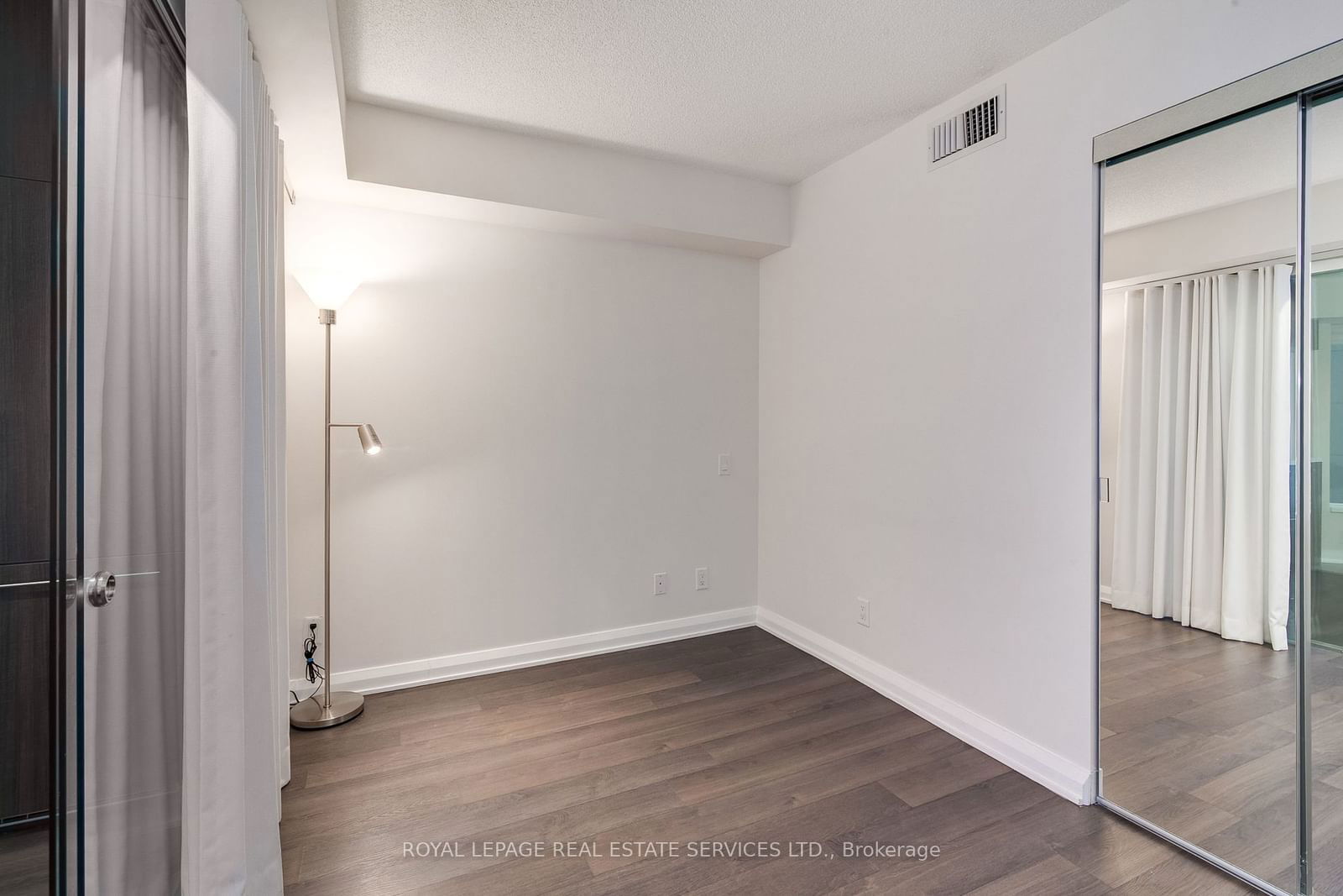 155 Yorkville Ave, unit 1105 for rent