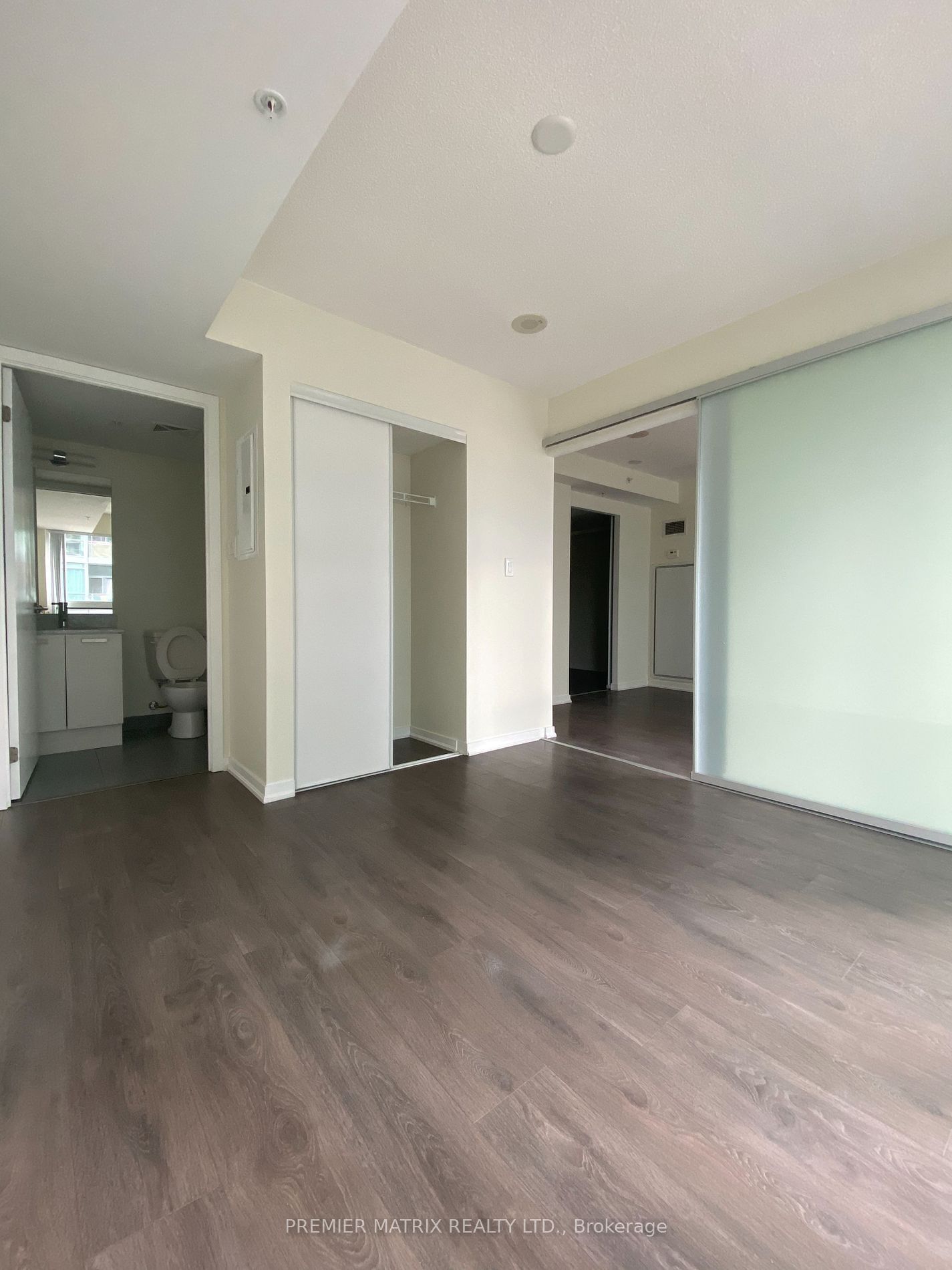 68 Abell St, unit 1016 for rent