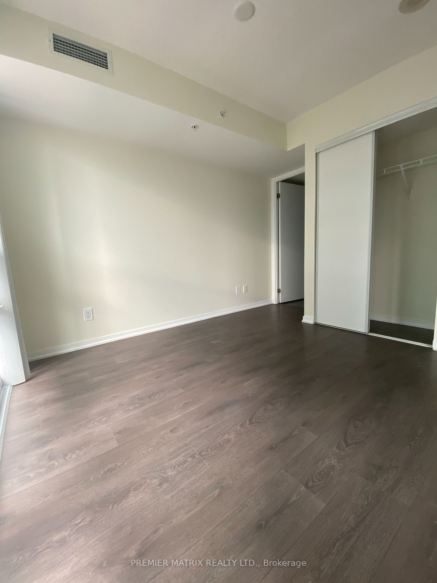 68 Abell St, unit 1016 for rent