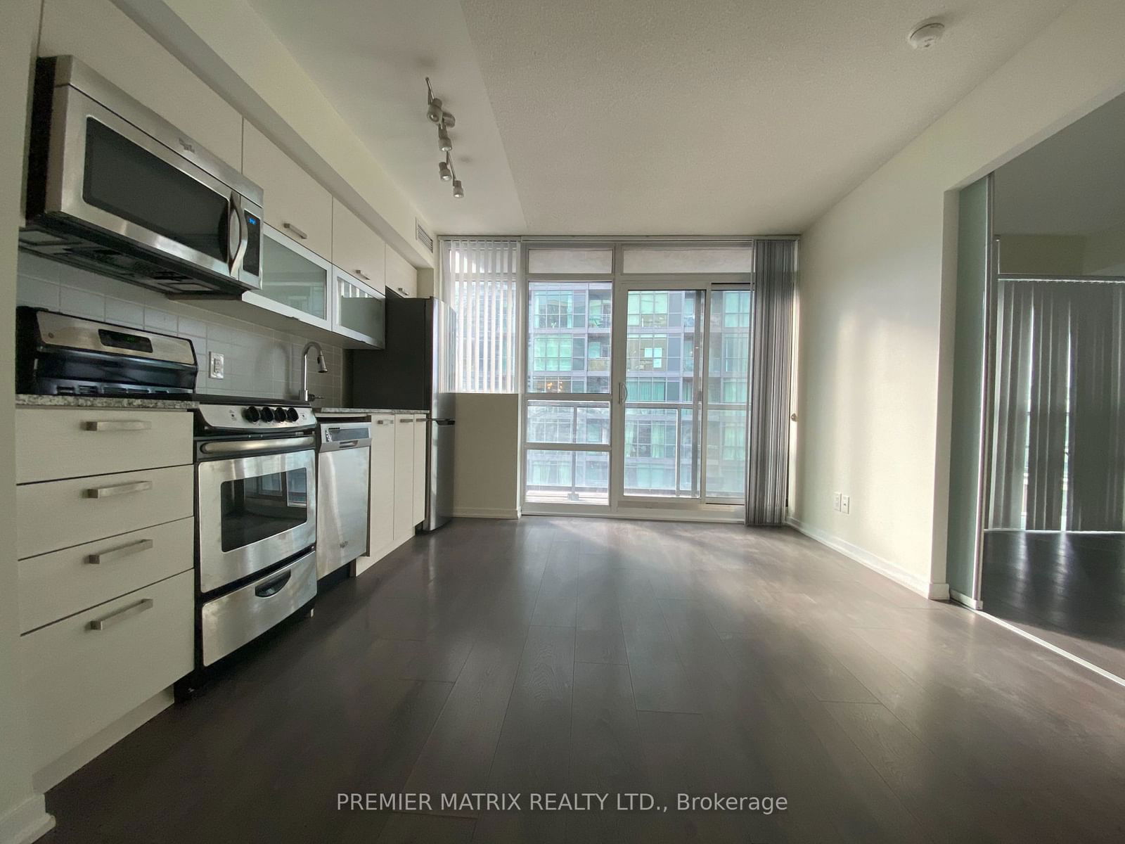 68 Abell St, unit 1016 for rent