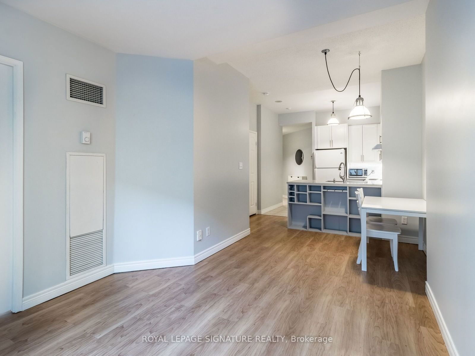 55 Bloor St E, unit 203 for rent