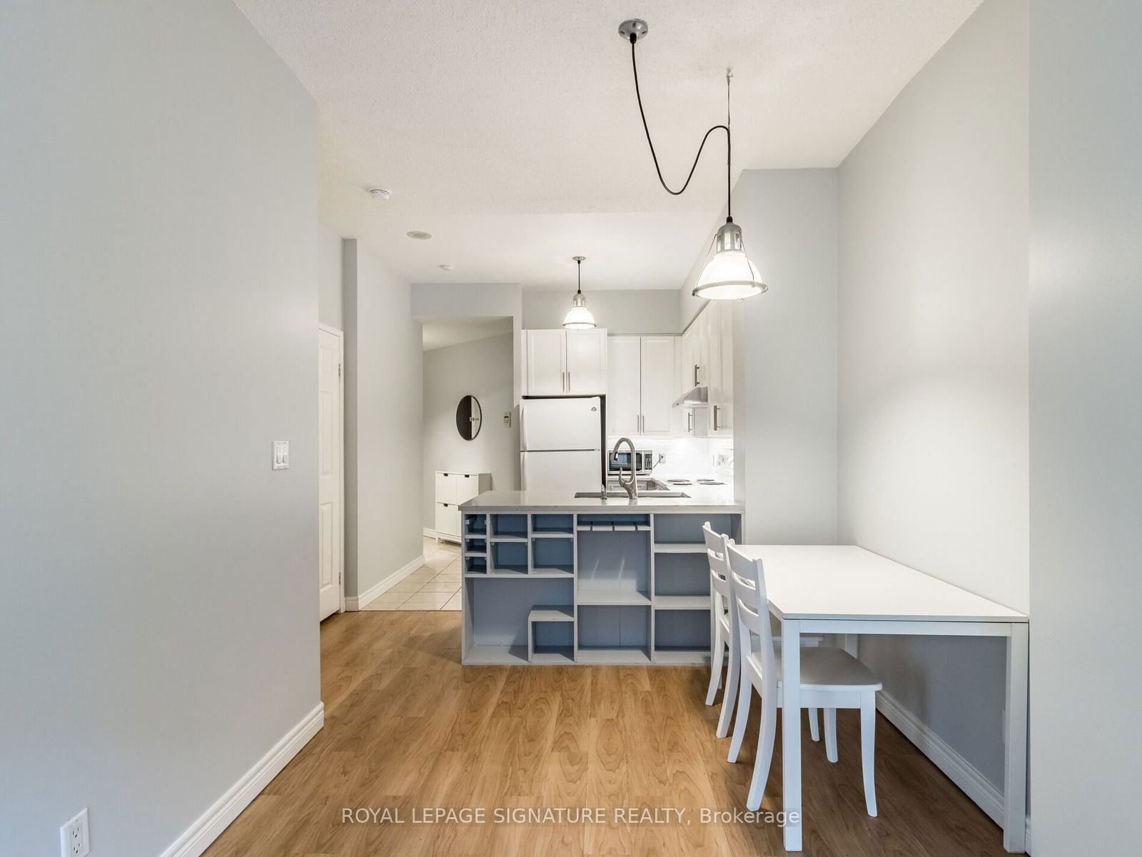 55 Bloor St E, unit 203 for rent