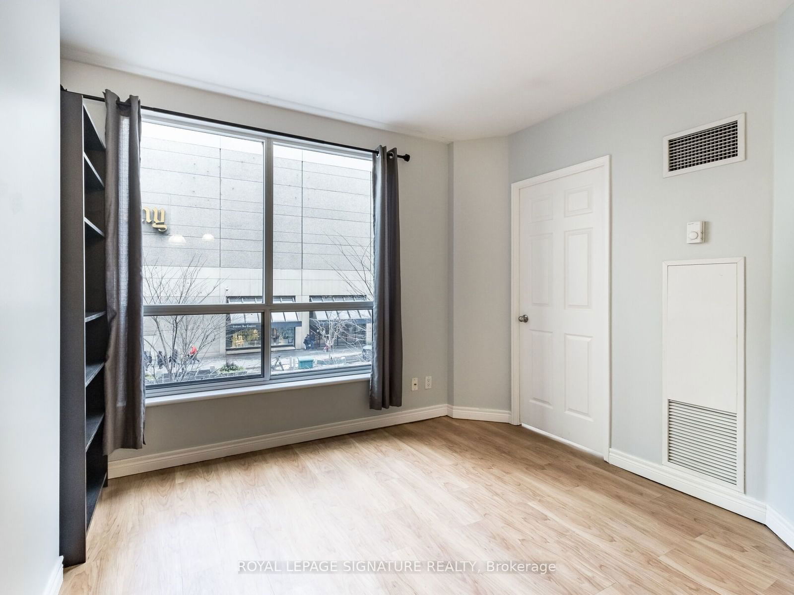 55 Bloor St E, unit 203 for rent