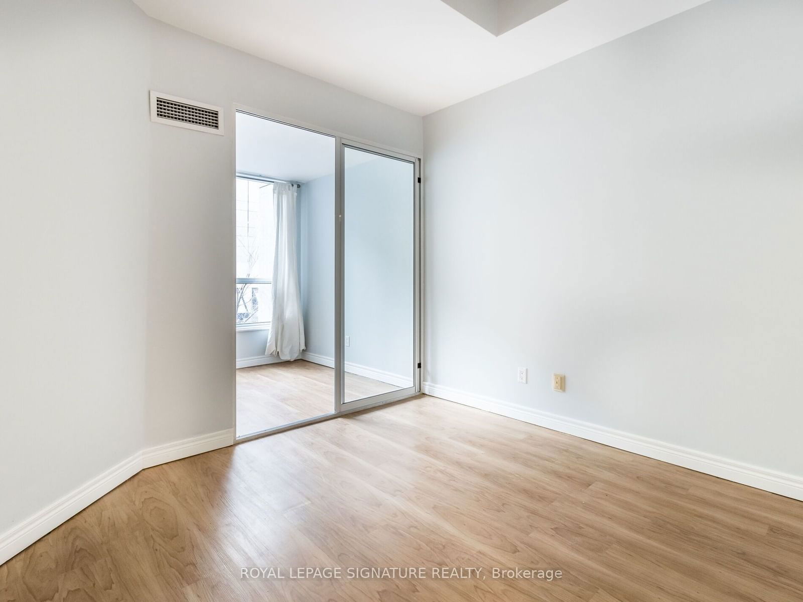 55 Bloor St E, unit 203 for rent