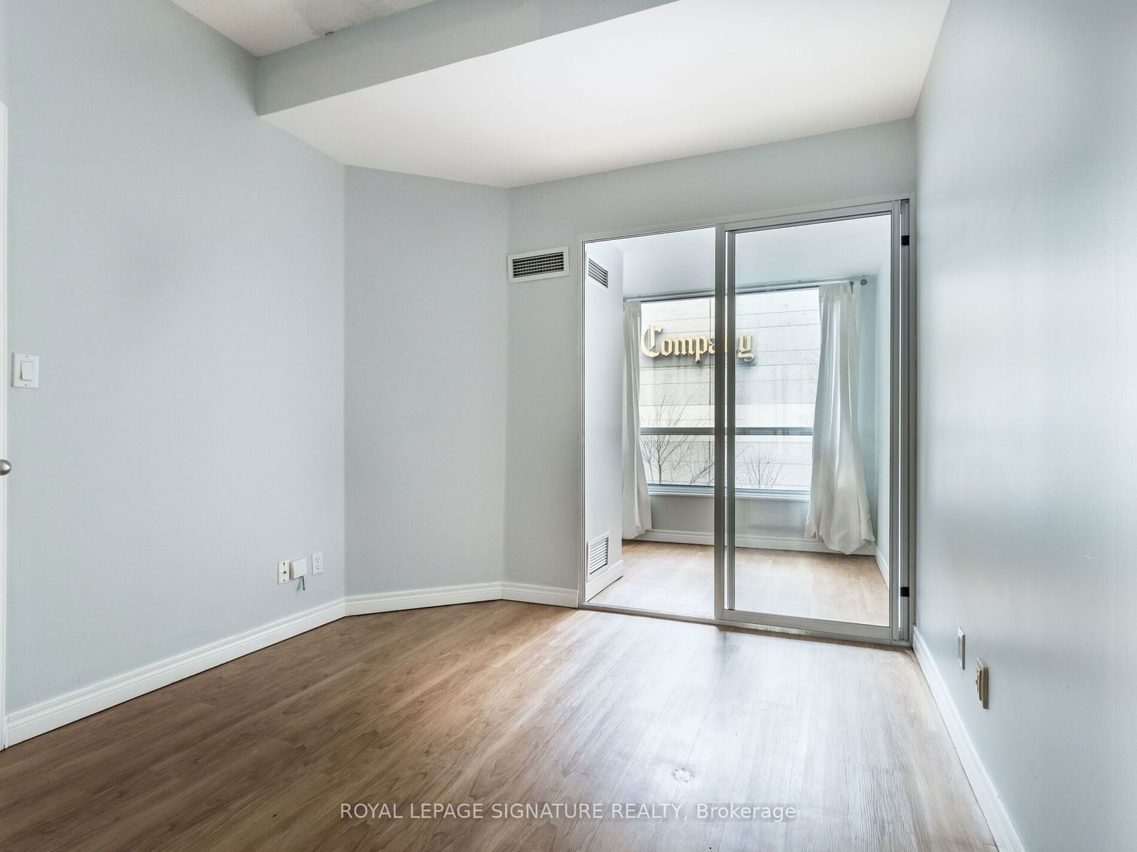 55 Bloor St E, unit 203 for rent