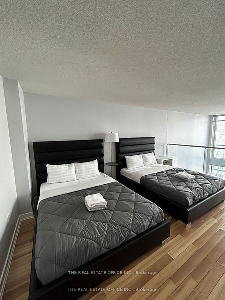 15 Fort York Blvd, unit 2808 for sale