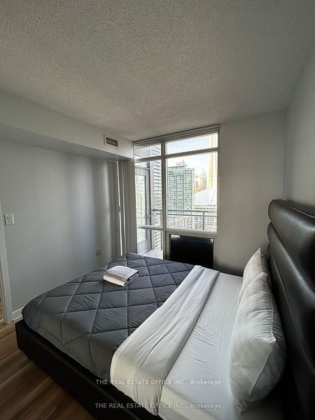 15 Fort York Blvd, unit 2808 for sale