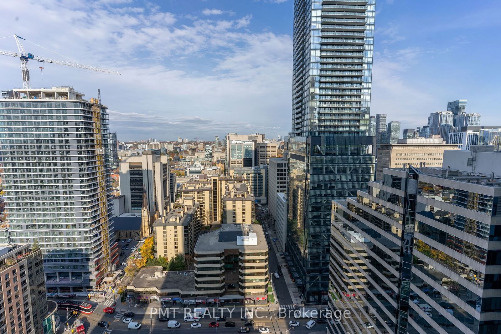 238 Simcoe St, unit 2701 for rent