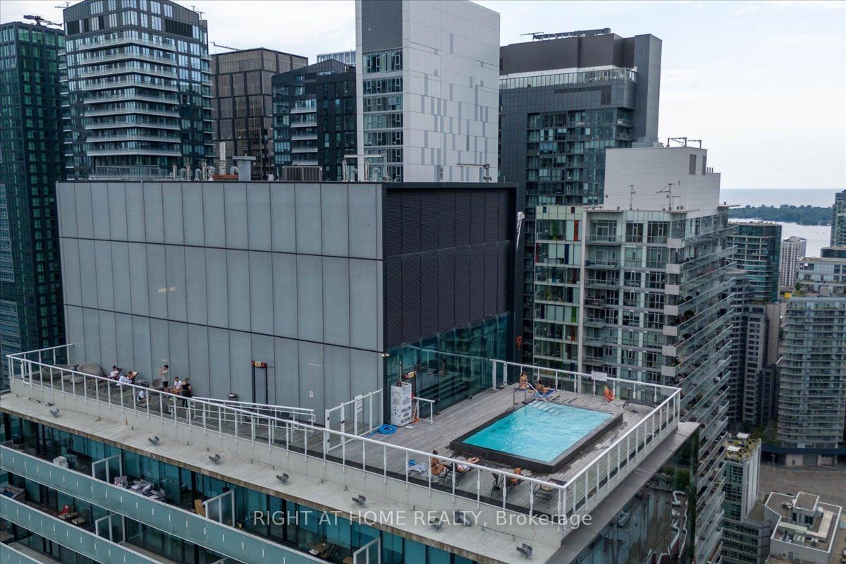 11 Charlotte St, unit 402 for sale