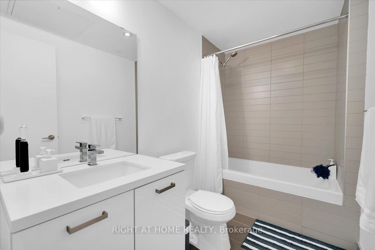 11 Charlotte St, unit 402 for sale