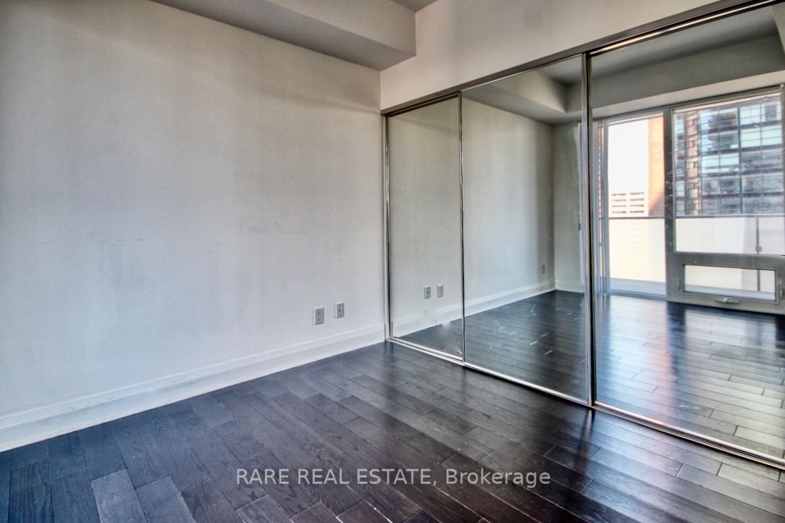 1080 Bay St, unit 3709 for rent